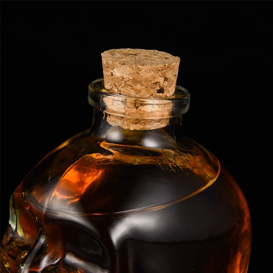 Licorera Calavera con 2 Vasos de Chupitos